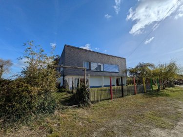 Fonds et murs commerciaux a vendre Clohars-Carnoët 29360 Finistère 1500 m2  498720 euros