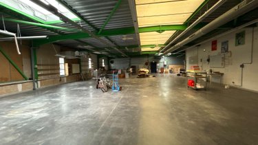 Fonds et murs commerciaux a vendre Fagnières 51510 Marne 438 m2  399000 euros