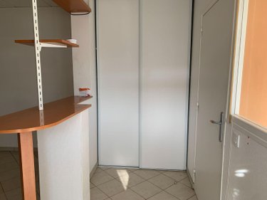 Location fonds et murs commerciaux Saint-Gilles 35590 Ille-et-Vilaine 47 m2  735 euros