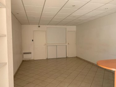 Location fonds et murs commerciaux Saint-Gilles 35590 Ille-et-Vilaine 47 m2  735 euros