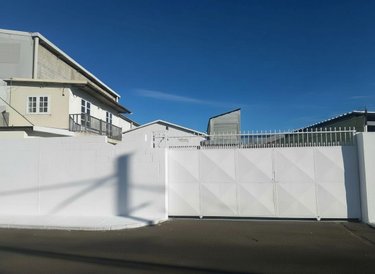 Fonds et murs commerciaux a vendre Saint-Louis 97450 Réunion 300 m2  706335 euros