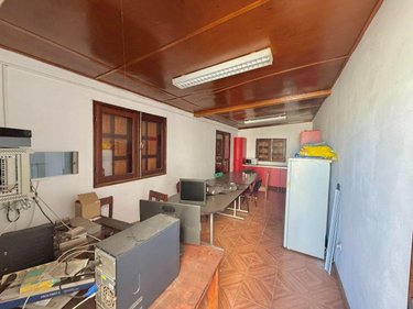 Fonds et murs commerciaux a vendre Saint-Louis 97450 Réunion 396 m2  706335 euros