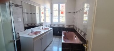 Location maison Guichen 35580 Ille-et-Vilaine 120 m2 6 pièces 950 euros