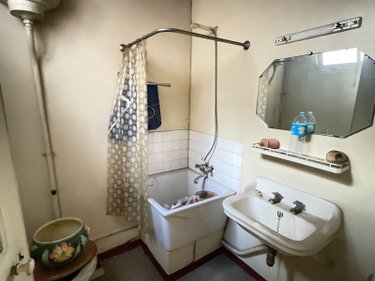 Immeuble a vendre Manosque 04100 Alpes-de-Haute-Provence 398 m2  522600 euros