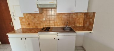 Location appartement Saintes 17100 Charente-Maritime 39 m2 2 pièces 504 euros