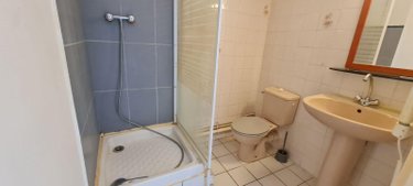 Location appartement Saintes 17100 Charente-Maritime 39 m2 2 pièces 504 euros