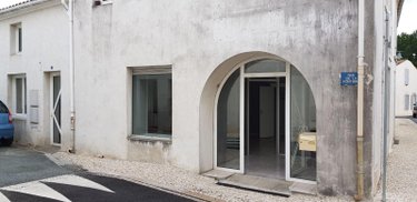Location fonds et murs commerciaux Le Gua 17600 Charente-Maritime 79 m2  700 euros
