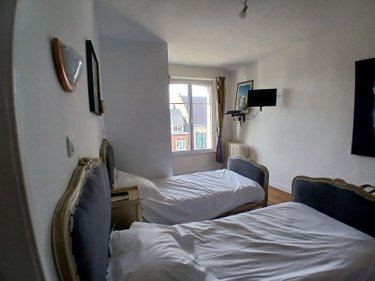 Fonds et murs commerciaux a vendre Cassel 59670 Nord  95400 euros