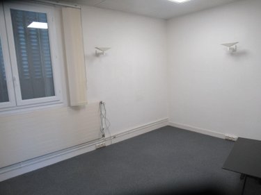 Fonds et murs commerciaux a vendre Troyes 10000 Aube 102 m2  128400 euros