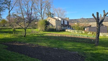 Maison a vendre Melle 79500 Deux-Sèvres 258 m2 13 pièces 332700 euros