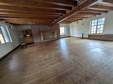 Fonds et murs commerciaux a vendre Bergues 59380 Nord  362000 euros