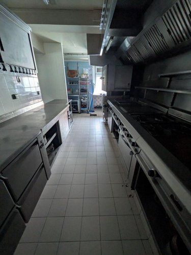 Fonds et murs commerciaux a vendre Bergues 59380 Nord  362000 euros