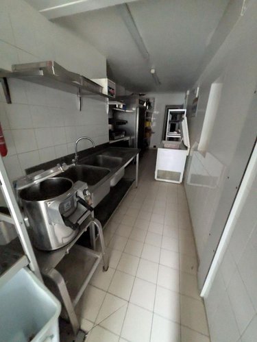 Fonds et murs commerciaux a vendre Bergues 59380 Nord  362000 euros