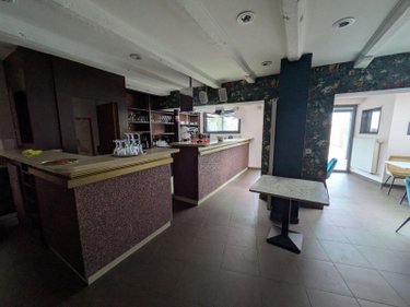 Fonds et murs commerciaux a vendre Bergues 59380 Nord  362000 euros