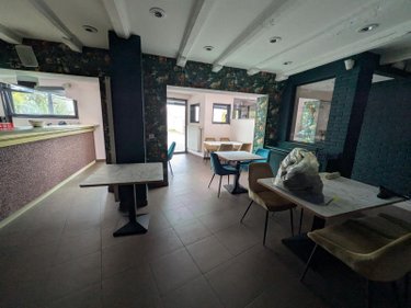 Fonds et murs commerciaux a vendre Bergues 59380 Nord  362000 euros