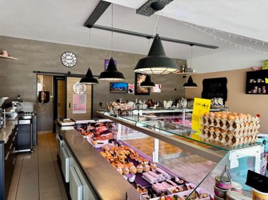 Fonds et murs commerciaux a vendre Bourg-Blanc 29860 Finistère  198400 euros