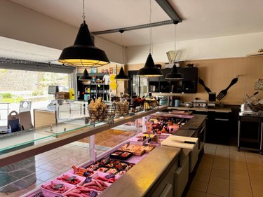 Fonds et murs commerciaux a vendre Bourg-Blanc 29860 Finistère  198400 euros