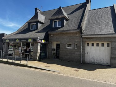 Fonds et murs commerciaux a vendre Bourg-Blanc 29860 Finistère  198400 euros