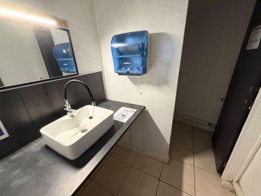 Fonds et murs commerciaux a vendre Saint-Denis 97400 Réunion 100 m2  264500 euros