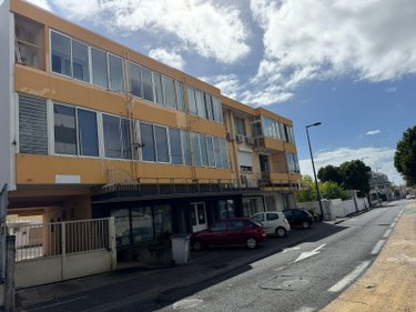 Fonds et murs commerciaux a vendre Saint-Denis 97400 Réunion 100 m2  264500 euros