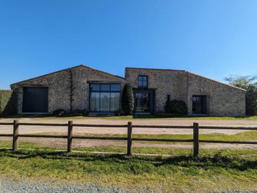 propriete a vendre Les Herbiers 85500 Vendée 258 m2 9 pièces 620000 euros