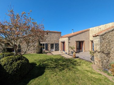 propriete a vendre Beaurepaire 85500 Vendée 258 m2 9 pièces 620000 euros
