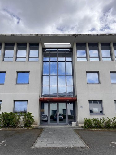 Fonds et murs commerciaux a vendre Pacé 35740 Ille-et-Vilaine 103 m2  213610 euros