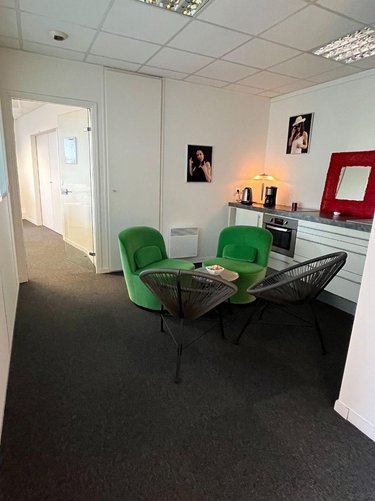 Fonds et murs commerciaux a vendre Pacé 35740 Ille-et-Vilaine 103 m2  213610 euros