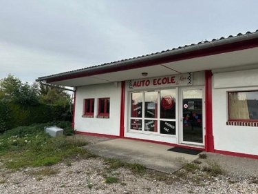 Location fonds et murs commerciaux Foucarmont 76340 Seine-Maritime  650 euros