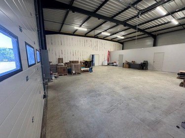 Location fonds et murs commerciaux Cormontreuil 51350 Marne 537 m2  6340 euros