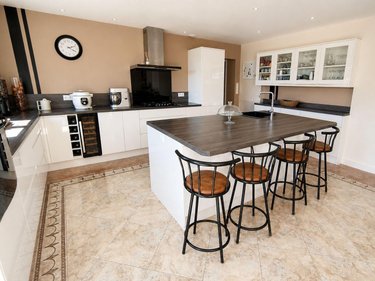 Maison a vendre Ballon-Saint-Mars 72290 Sarthe 197 m2 7 pièces 361900 euros