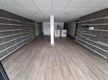 Location fonds et murs commerciaux Morbecque 59190 Nord 150 m2  900 euros