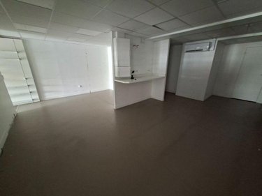 Location fonds et murs commerciaux Morbecque 59190 Nord 150 m2  900 euros