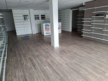 Location fonds et murs commerciaux Morbecque 59190 Nord 150 m2  900 euros