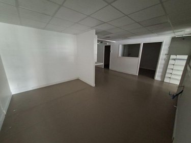 Location fonds et murs commerciaux Morbecque 59190 Nord 150 m2  900 euros