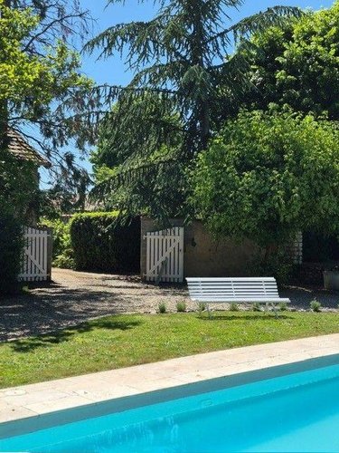 Maison a vendre Saint-Amand-Montrond 18200 Cher 416 m2 13 pièces 646800 euros