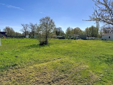Terrain a batir a vendre Saint-Denis-de-Pile 33910 Gironde 692 m2  77500 euros