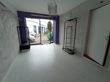 Fonds et murs commerciaux a vendre Condé-en-Normandie 14110 Calvados 56 m2  43600 euros