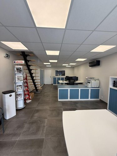 Fonds et murs commerciaux a vendre Mesnil-Raoul 76520 Seine-Maritime  405000 euros
