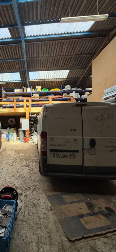Fonds et murs commerciaux a vendre Mesnil-Raoul 76520 Seine-Maritime  405000 euros