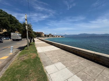 Fonds et murs commerciaux a vendre Ajaccio 20000 Corse-du-Sud 74 m2  820000 euros
