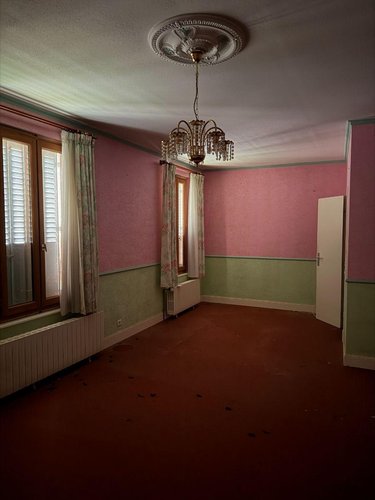 Immeuble a vendre Saint-Martin-Valmeroux 15140 Cantal  84800 euros