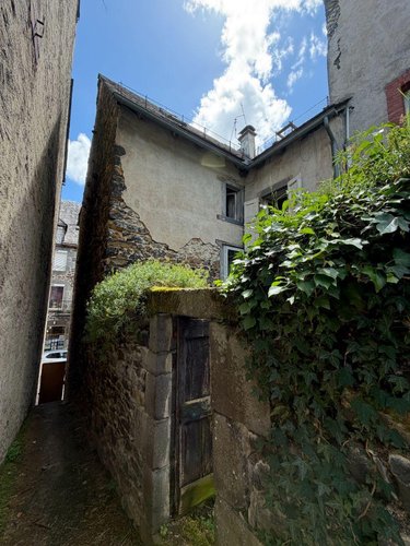 Immeuble a vendre Mauriac 15200 Cantal 144 m2  37100 euros