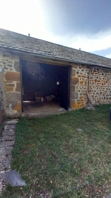 Maison a vendre Sainte-Anastasie 15170 Cantal 89 m2  122340 euros