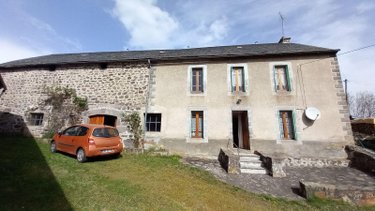 Maison a vendre Sainte-Anastasie 15170 Cantal 89 m2  122340 euros