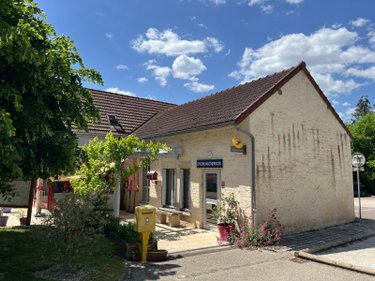 Immeuble a vendre Cunfin 10360 Aube 273 m2  209250 euros
