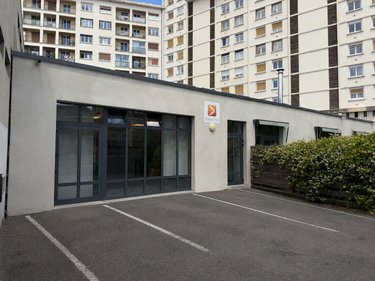 Location fonds et murs commerciaux Troyes 10000 Aube 166 m2  1500 euros