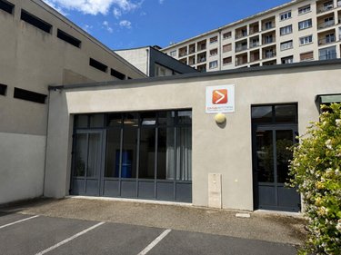 Location fonds et murs commerciaux Troyes 10000 Aube 166 m2  1500 euros