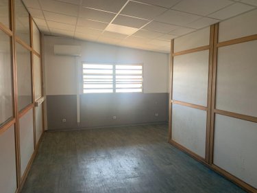 Fonds et murs commerciaux a vendre Sainte-Marie 97438 Réunion  1942500 euros