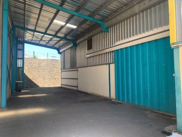 Fonds et murs commerciaux a vendre Sainte-Marie 97438 Réunion  1942500 euros